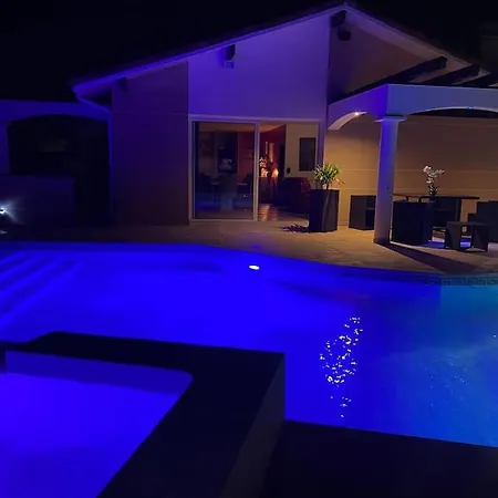 Sany:10 Pers Maison 200m2 Piscine , Jacuzzi *