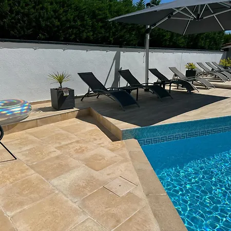 Sany:10 Pers Maison 200m2 Piscine , Jacuzzi Villa Narrosse