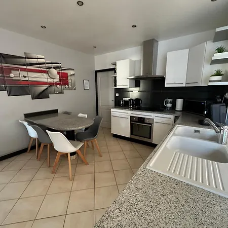 Sany:10 Pers Maison 200m2 Piscine , Jacuzzi *