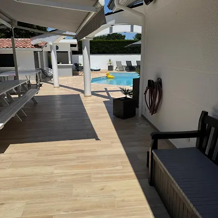 Sany:10 Pers Maison 200m2 Piscine , Jacuzzi Villa *