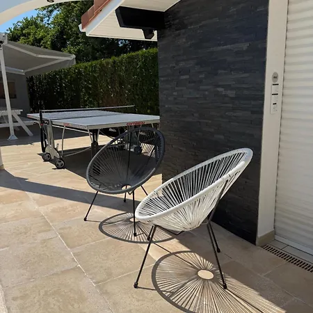 Sany:10 Pers Maison 200m2 Piscine , Jacuzzi