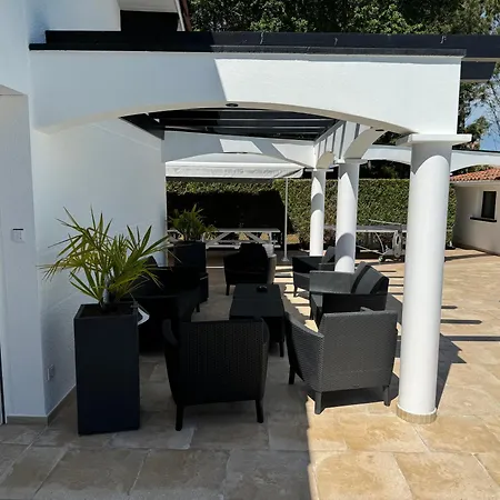 Sany:10 Pers Maison 200m2 Piscine , Jacuzzi *