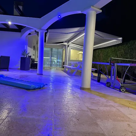 Sany:10 Pers Maison 200m2 Piscine , Jacuzzi Villa *