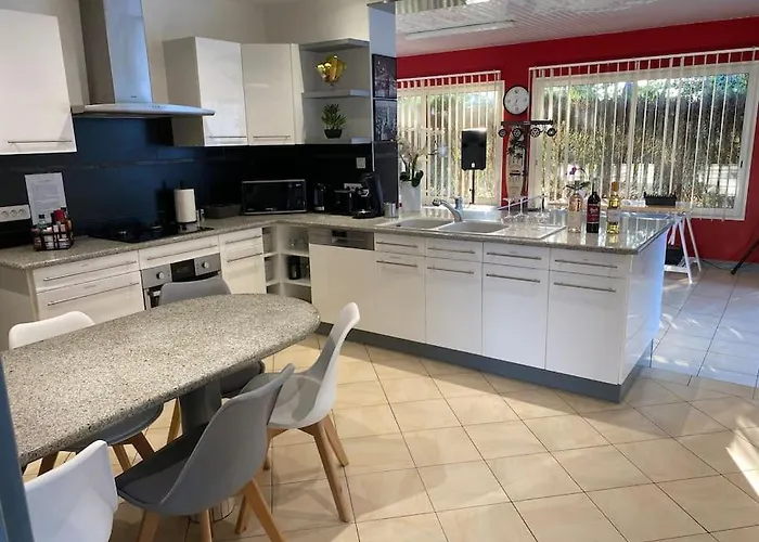 Villa Sany:10 Pers Maison 200m2 Piscine , Jacuzzi