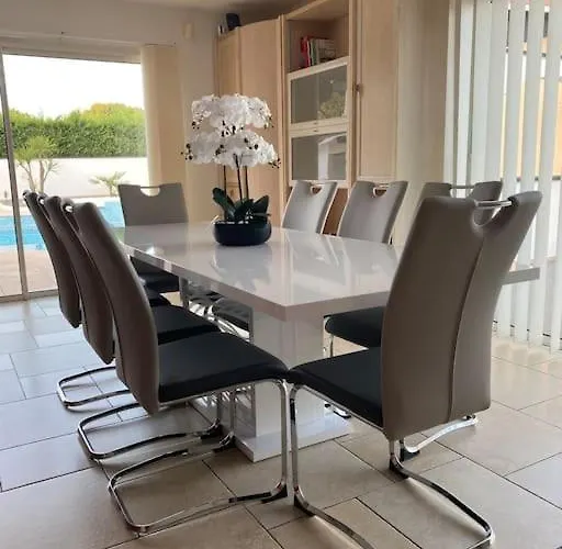 Sany:10 Pers Maison 200m2 Piscine , Jacuzzi Villa