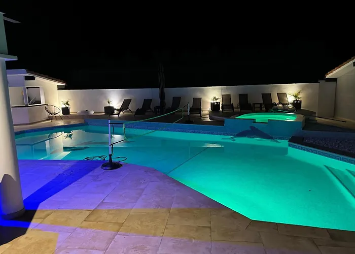Villa Sany:10 Pers Maison 200m2 Piscine , Jacuzzi Narrosse