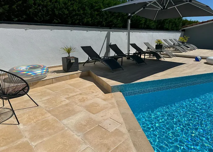Sany:10 Pers Maison 200m2 Piscine , Jacuzzi Villa Narrosse