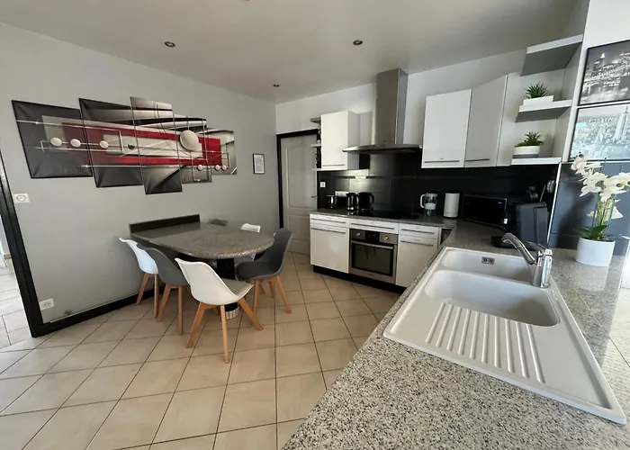 Sany:10 Pers Maison 200m2 Piscine , Jacuzzi *