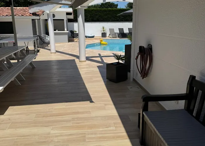 Sany:10 Pers Maison 200m2 Piscine , Jacuzzi Villa *