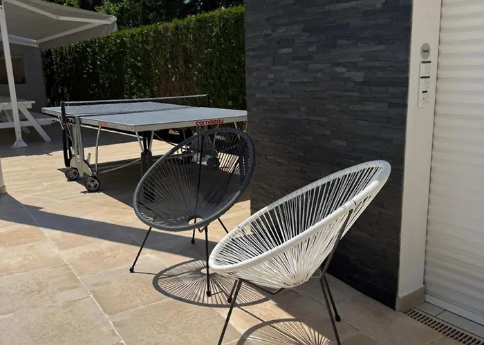 Sany:10 Pers Maison 200m2 Piscine , Jacuzzi