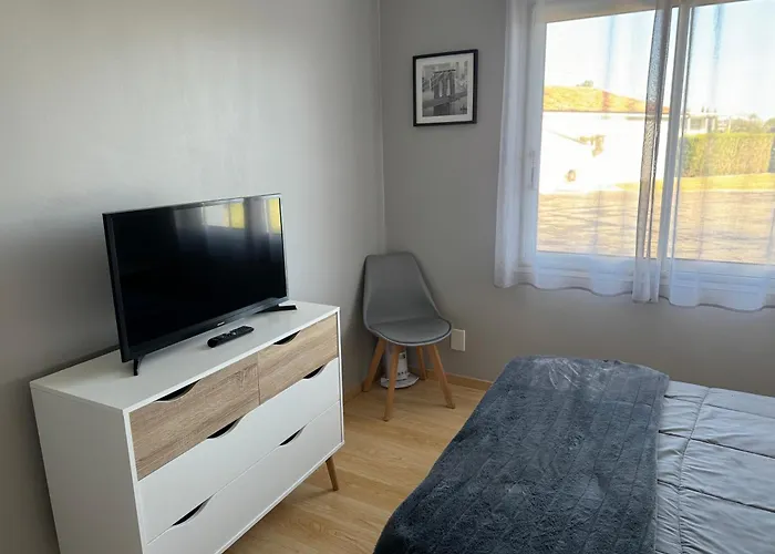 Sany:10 Pers Maison 200m2 Piscine , Jacuzzi * Narrosse