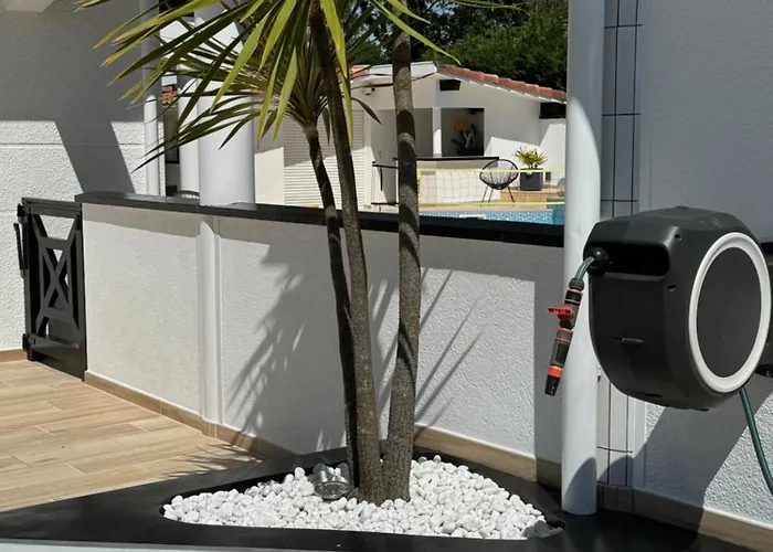 Sany:10 Pers Maison 200m2 Piscine , Jacuzzi