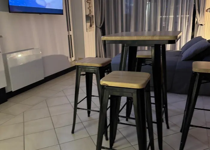 Sany:10 Pers Maison 200m2 Piscine , Jacuzzi *