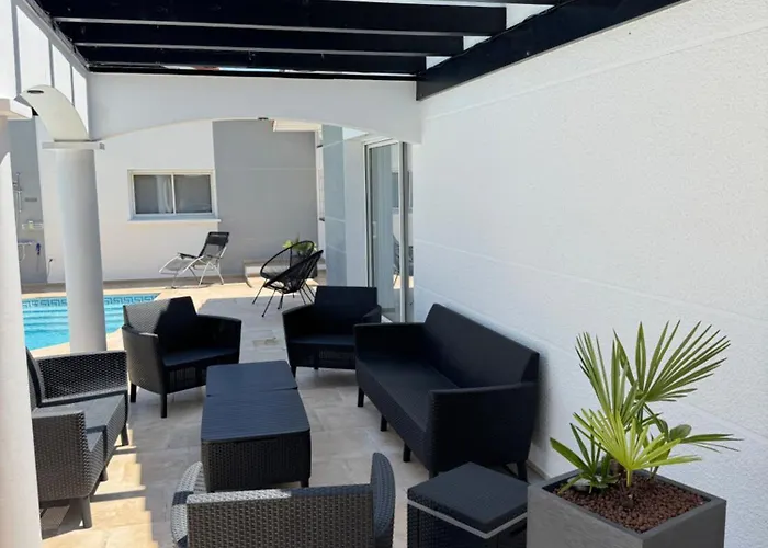 Sany:10 Pers Maison 200m2 Piscine , Jacuzzi Villa Narrosse