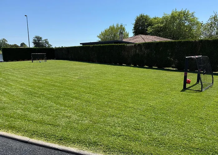 Sany:10 Pers Maison 200m2 Piscine , Jacuzzi Villa