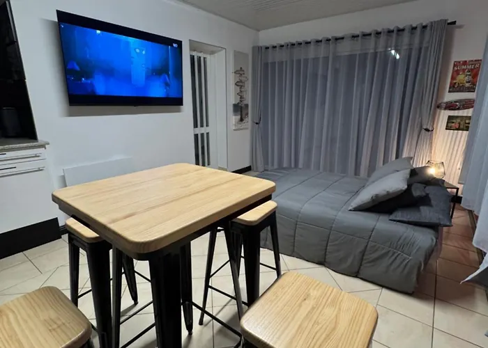 Sany:10 Pers Maison 200m2 Piscine , Jacuzzi Villa *