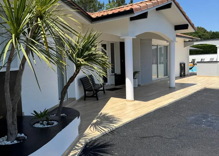 Sany:10 Pers Maison 200m2 Piscine , Jacuzzi * Narrosse